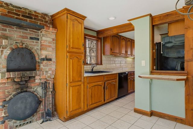 2 North Street, Merrimac, MA 01860