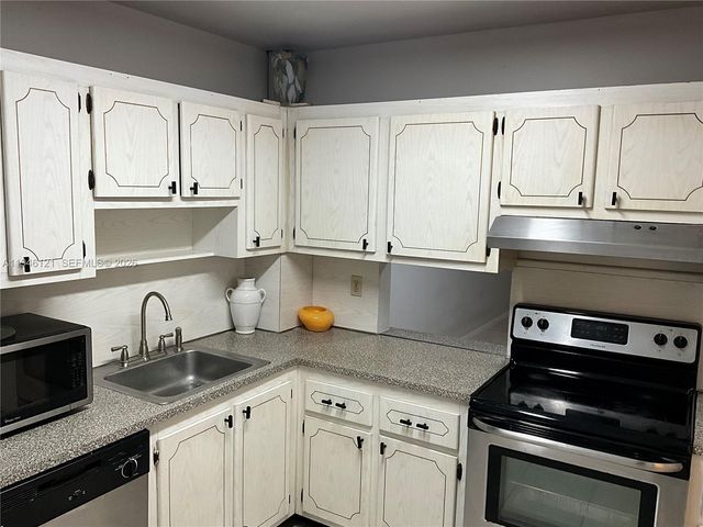 101 Berkley Rd 205, Hollywood, FL 33024