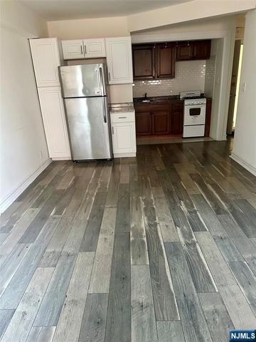 3001 Edwin Avenue 2E, Fort Lee, NJ 07024