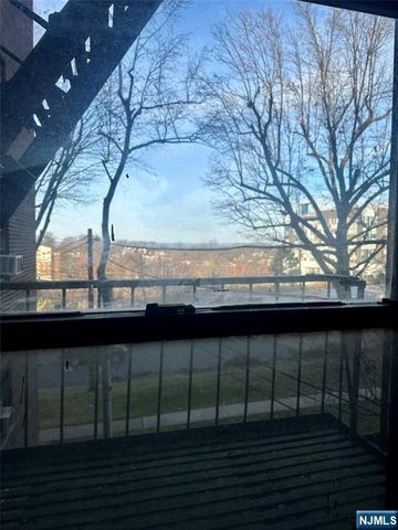 3001 Edwin Avenue 2E, Fort Lee, NJ 07024