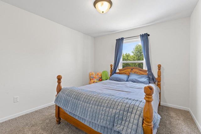 1423 E Longneedle LANE, Elkhorn, WI 53121