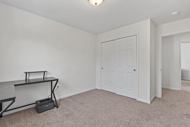 1423 E Longneedle LANE, Elkhorn, WI 53121