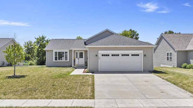 1423 E Longneedle LANE, Elkhorn, WI 53121