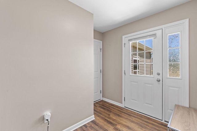 1423 E Longneedle LANE, Elkhorn, WI 53121