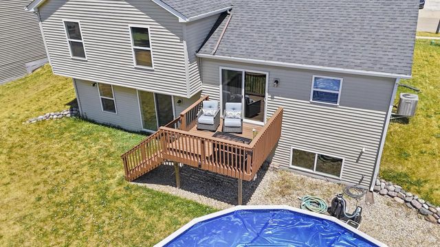 1423 E Longneedle LANE, Elkhorn, WI 53121