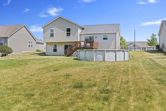 1423 E Longneedle LANE, Elkhorn, WI 53121