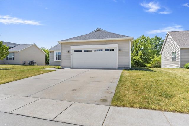 1423 E Longneedle LANE, Elkhorn, WI 53121