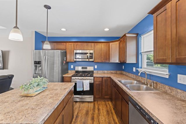 1423 E Longneedle LANE, Elkhorn, WI 53121