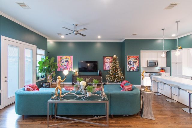 2209 Chenevert Street B, Houston, TX 77003