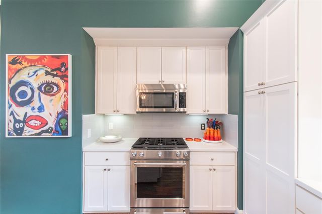 2209 Chenevert Street B, Houston, TX 77003