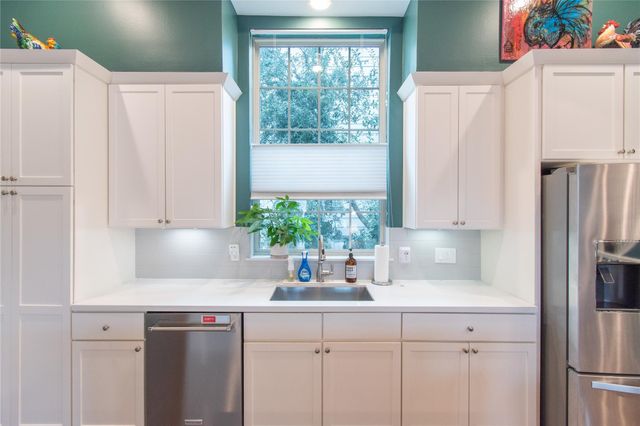 2209 Chenevert Street B, Houston, TX 77003