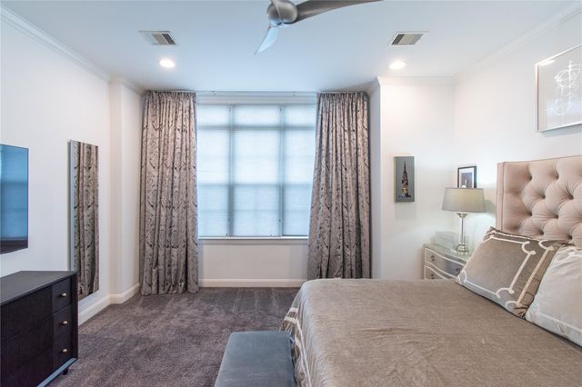 2209 Chenevert Street B, Houston, TX 77003