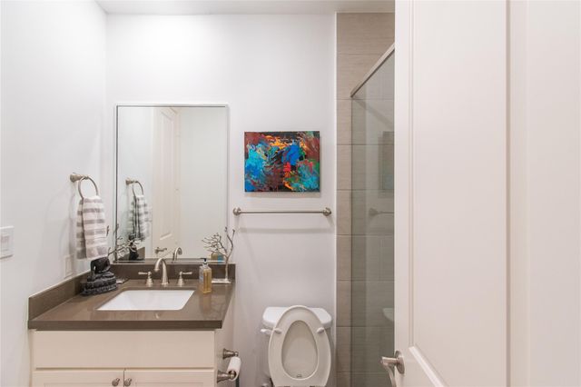 2209 Chenevert Street B, Houston, TX 77003