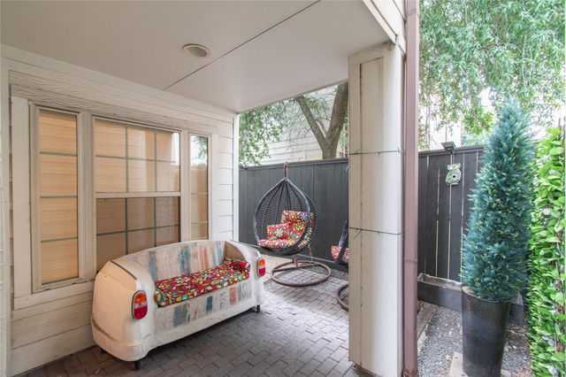 2209 Chenevert Street B, Houston, TX 77003