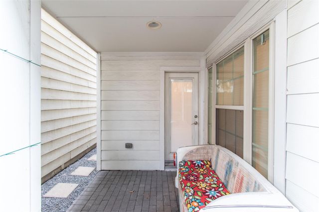 2209 Chenevert Street B, Houston, TX 77003