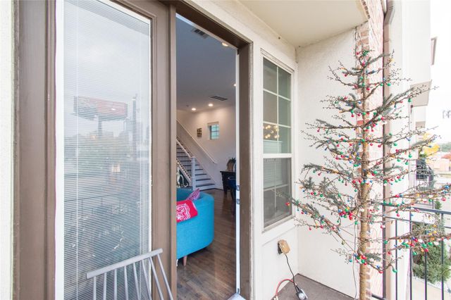 2209 Chenevert Street B, Houston, TX 77003