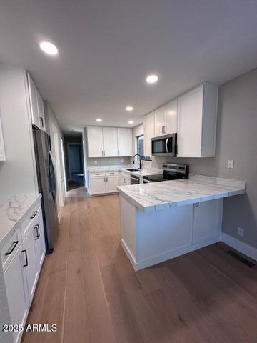 880 E OAK Drive, Munds Park, AZ 86017