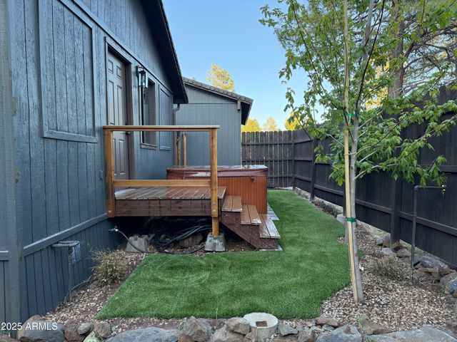 880 E OAK Drive, Munds Park, AZ 86017