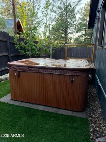 880 E OAK Drive, Munds Park, AZ 86017