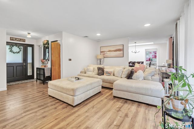 75 Crestwood Road, Bethany, CT 06524
