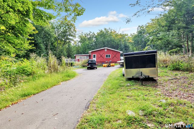 75 Crestwood Road, Bethany, CT 06524