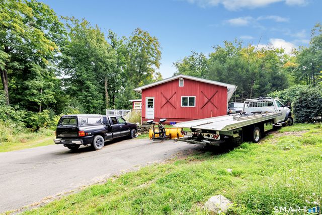 75 Crestwood Road, Bethany, CT 06524