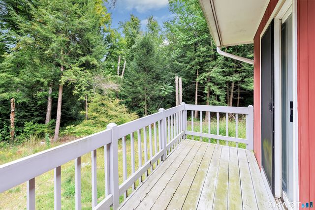 75 Crestwood Road, Bethany, CT 06524