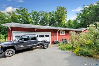 75 Crestwood Road, Bethany, CT 06524
