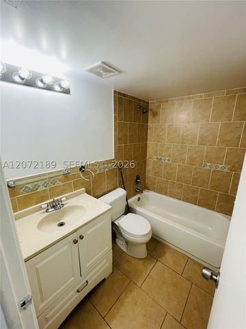 20005 NE 3rd Ct 5, Miami, FL 33179