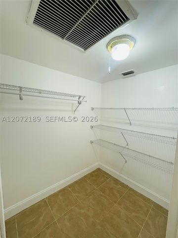 20005 NE 3rd Ct 5, Miami, FL 33179