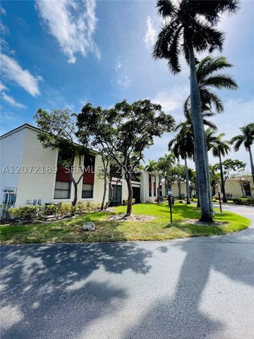 20005 NE 3rd Ct 5, Miami, FL 33179