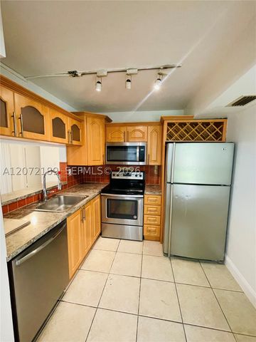 20005 NE 3rd Ct 5, Miami, FL 33179
