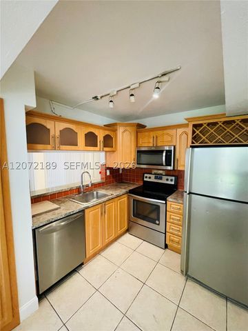 20005 NE 3rd Ct 5, Miami, FL 33179