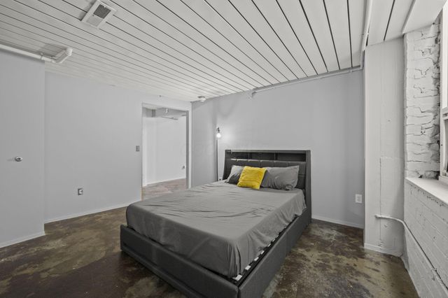 60 E Spring Street, 223, Columbus, OH 43215