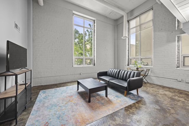 60 E Spring Street, 223, Columbus, OH 43215