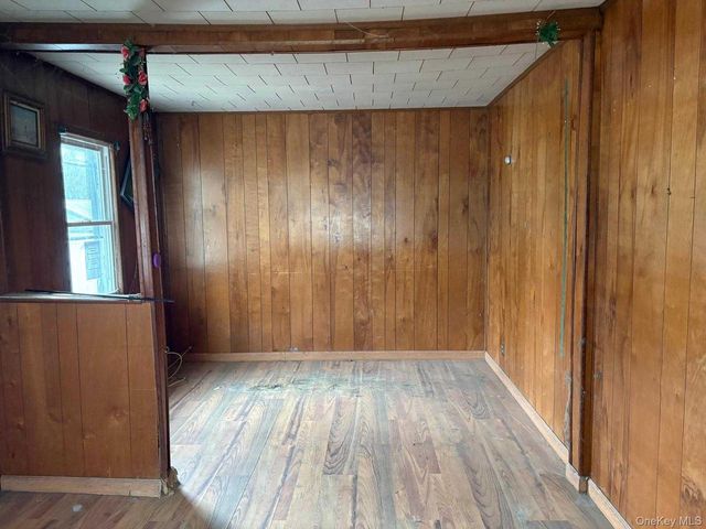 19 Lacrosse Road, Mastic Beach, NY 11951