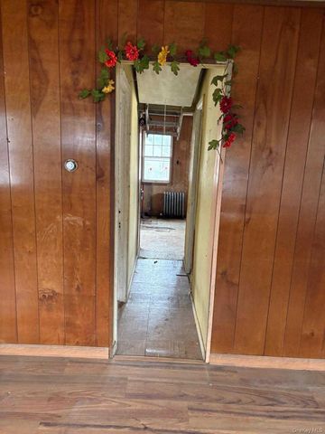 19 Lacrosse Road, Mastic Beach, NY 11951