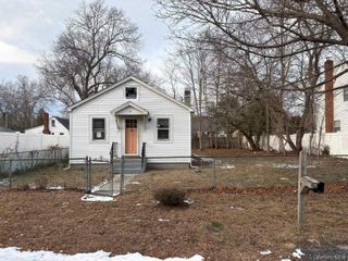 19 Lacrosse Road, Mastic Beach, NY 11951