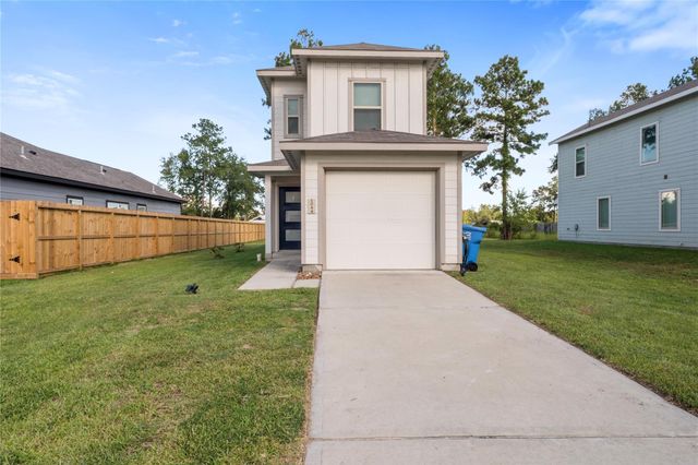 1044 Road 5203, Cleveland, TX 77327