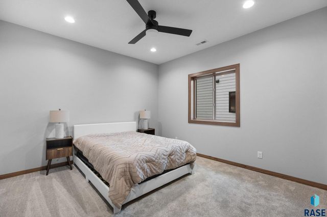 505 Mill Pond Rd Road 2, Rock Rapids, IA 51246