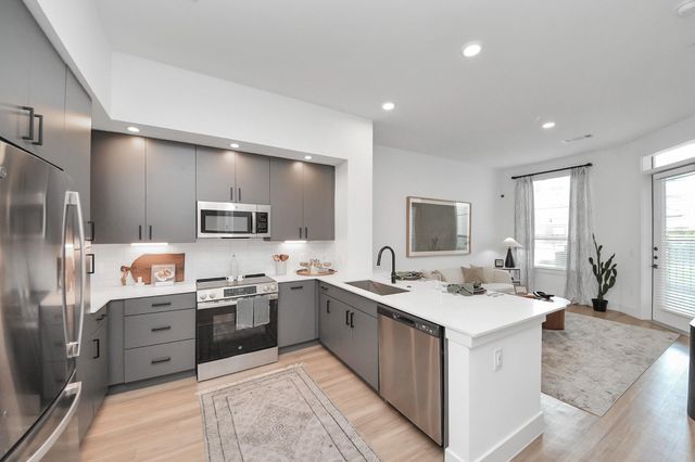 15635 Memorial Drive 211, Houston, TX 77079