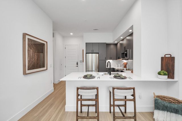 15635 Memorial Drive 211, Houston, TX 77079