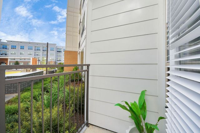 15635 Memorial Drive 211, Houston, TX 77079