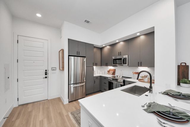 15635 Memorial Drive 211, Houston, TX 77079