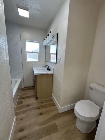 428 Greenwood Avenue, Sanger, CA 93657