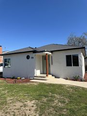 428 Greenwood Avenue, Sanger, CA 93657