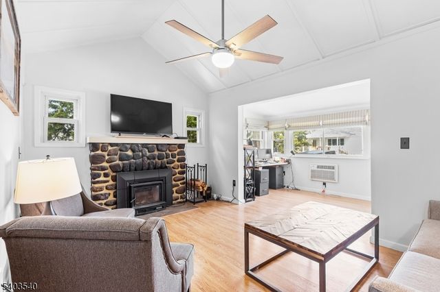 16 Absecon Rd, Parsippany-troy Hills Twp., NJ 07054