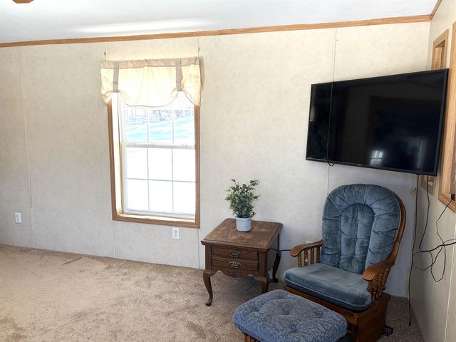 64 County Road, Springfield, VT 05150