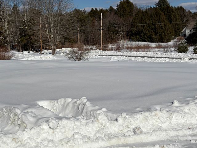 64 County Road, Springfield, VT 05150