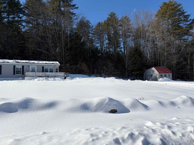 64 County Road, Springfield, VT 05150